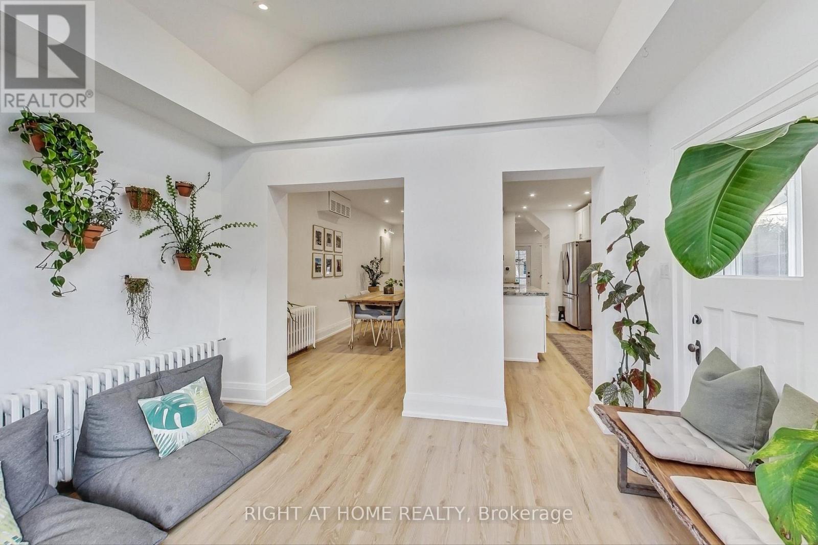 170 Fifth Street, Toronto, Ontario  M8V 2Z7 - Photo 14 - W12540456