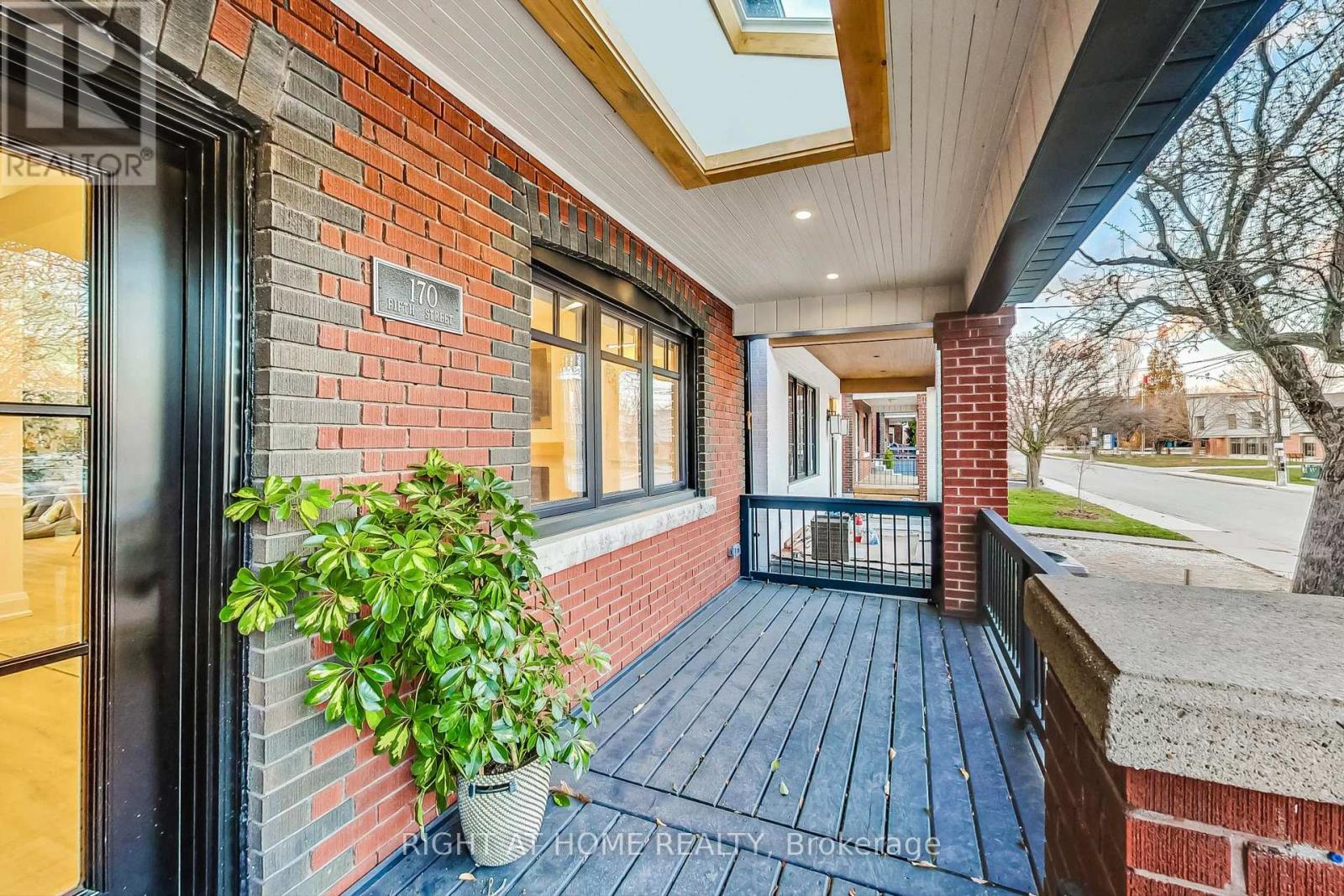 170 Fifth Street, Toronto, Ontario  M8V 2Z7 - Photo 3 - W12540456