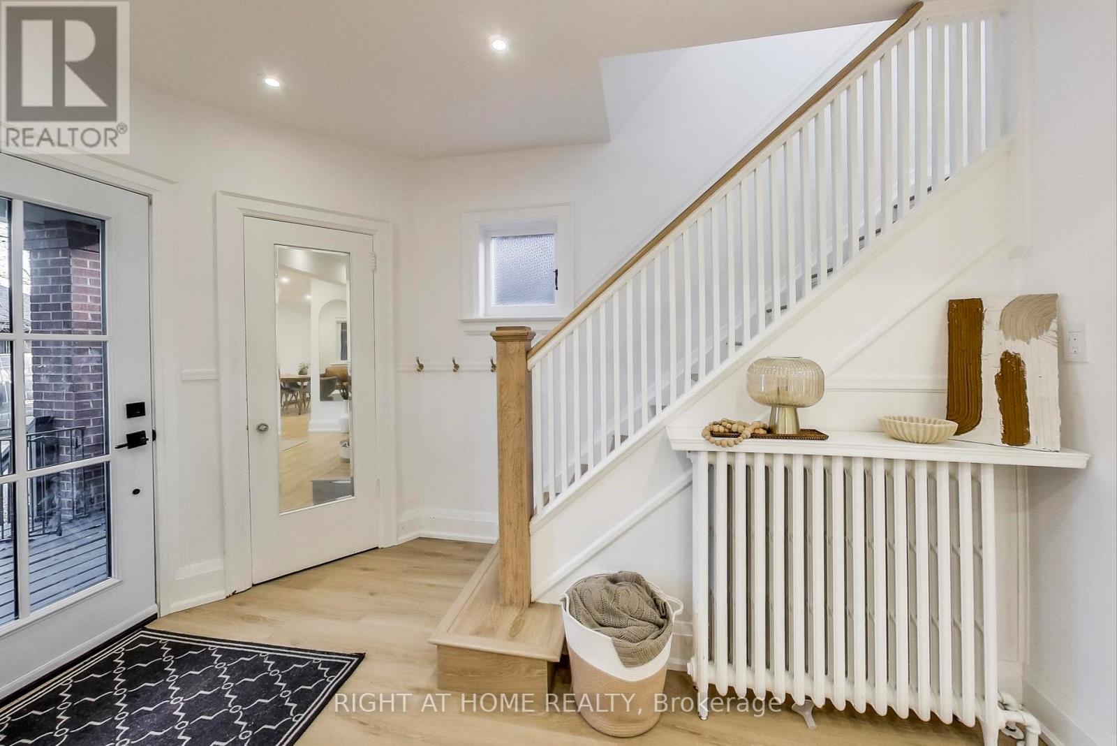 170 Fifth Street, Toronto, Ontario  M8V 2Z7 - Photo 4 - W12540456