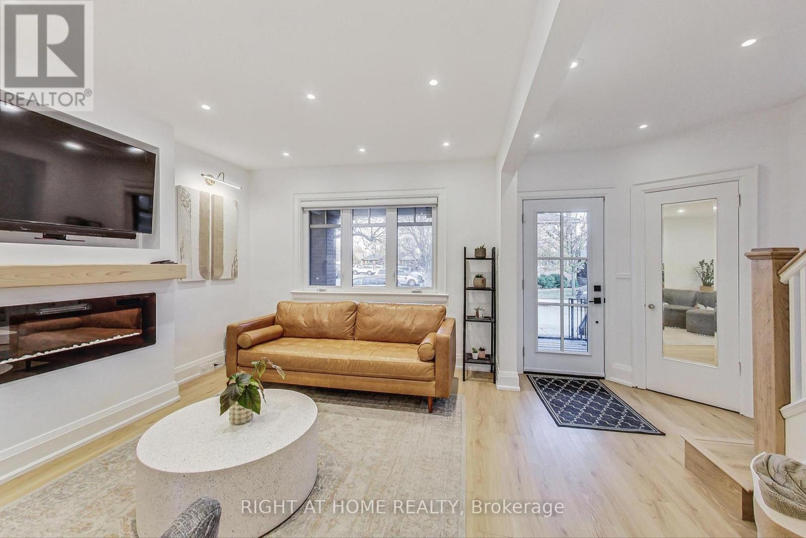 170 Fifth Street, Toronto, Ontario  M8V 2Z7 - Photo 5 - W12540456