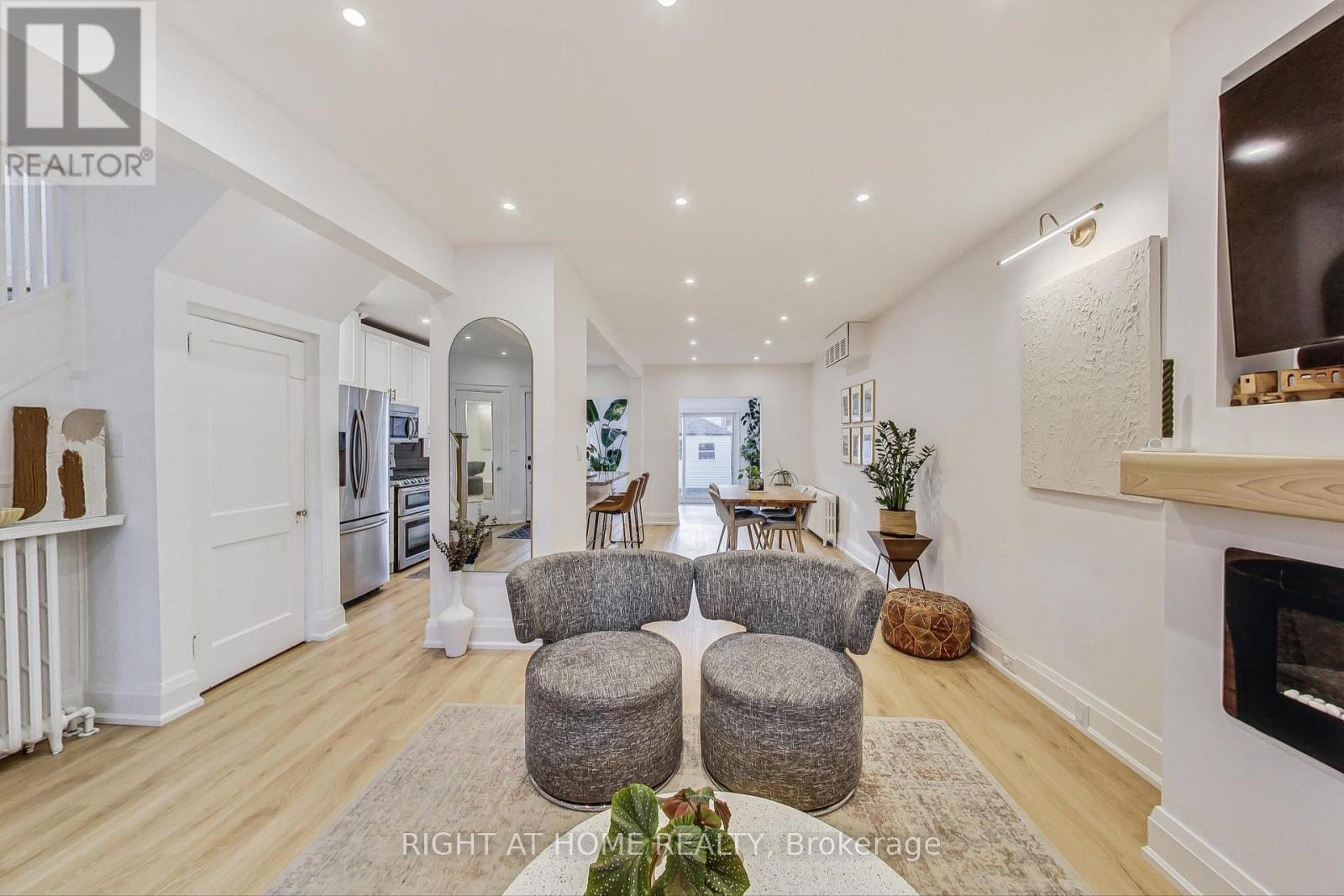 170 Fifth Street, Toronto, Ontario  M8V 2Z7 - Photo 6 - W12540456