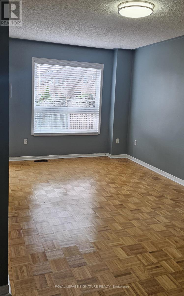 3085 Wrigglesworth Crescent, Mississauga, Ontario  L5M 6W6 - Photo 3 - W12540480