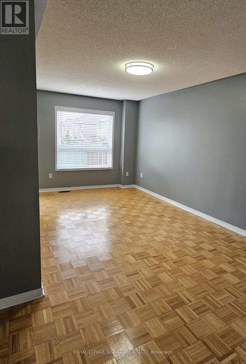 3085 Wrigglesworth Crescent, Mississauga, Ontario  L5M 6W6 - Photo 4 - W12540480