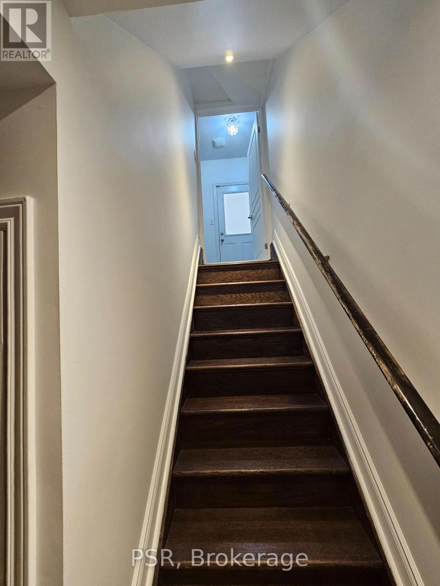 31 Monkton Circle, Brampton, Ontario  L6Y 0X7 - Photo 14 - W12540488