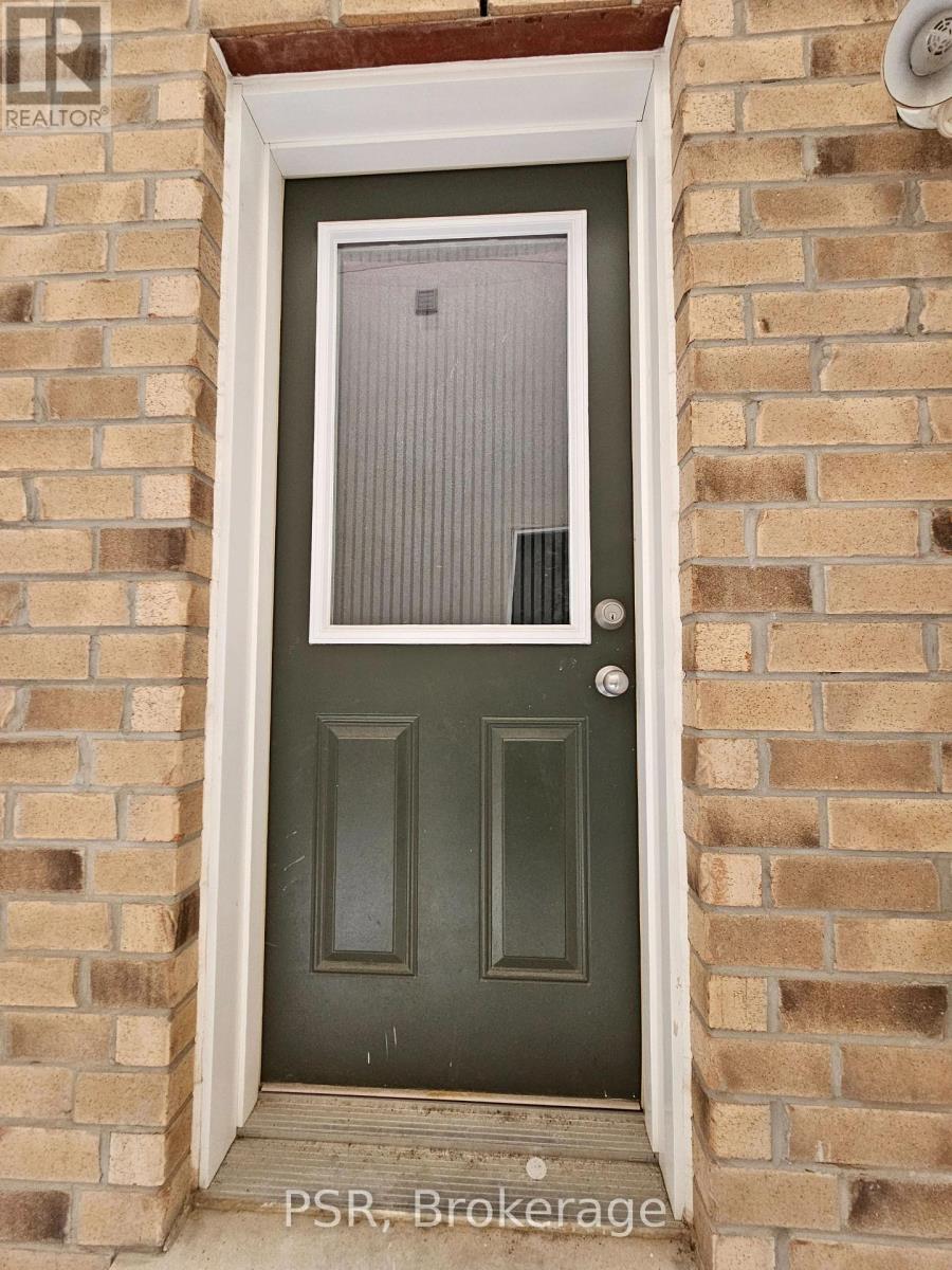 31 Monkton Circle, Brampton, Ontario  L6Y 0X7 - Photo 15 - W12540488