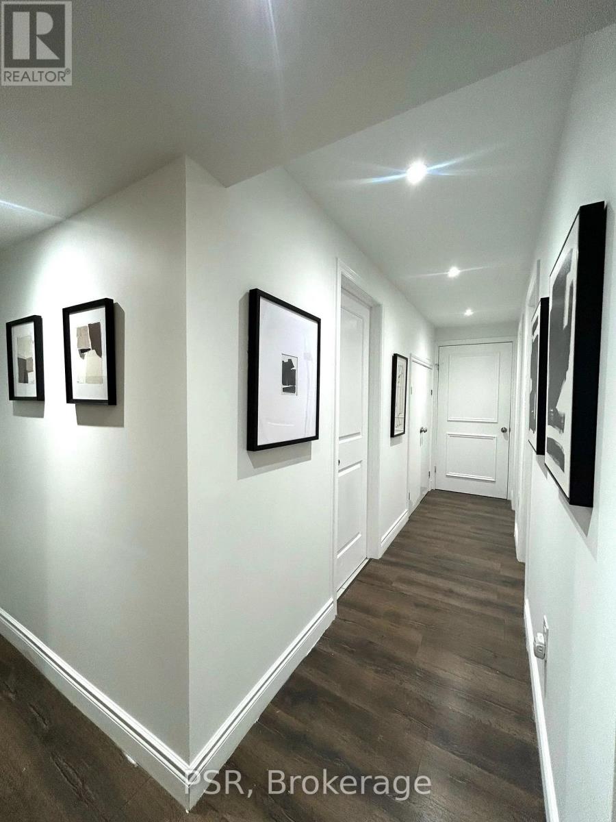 31 Monkton Circle, Brampton, Ontario  L6Y 0X7 - Photo 8 - W12540488