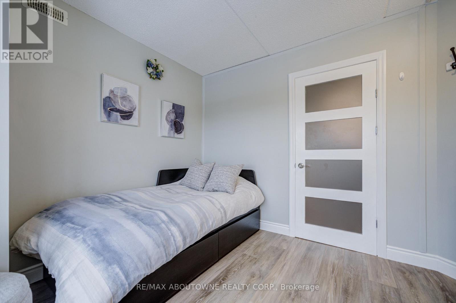 314 - 1460 Bishops Gate, Oakville, Ontario  L6M 4N5 - Photo 18 - W12540514