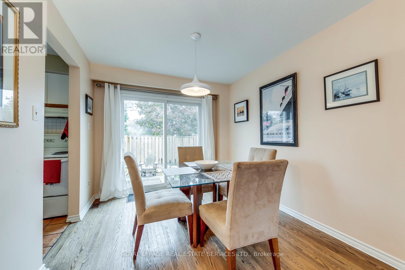 202 - 1055 Shawnmarr Road, Mississauga, Ontario  L5H 3V2 - Photo 14 - W12540518