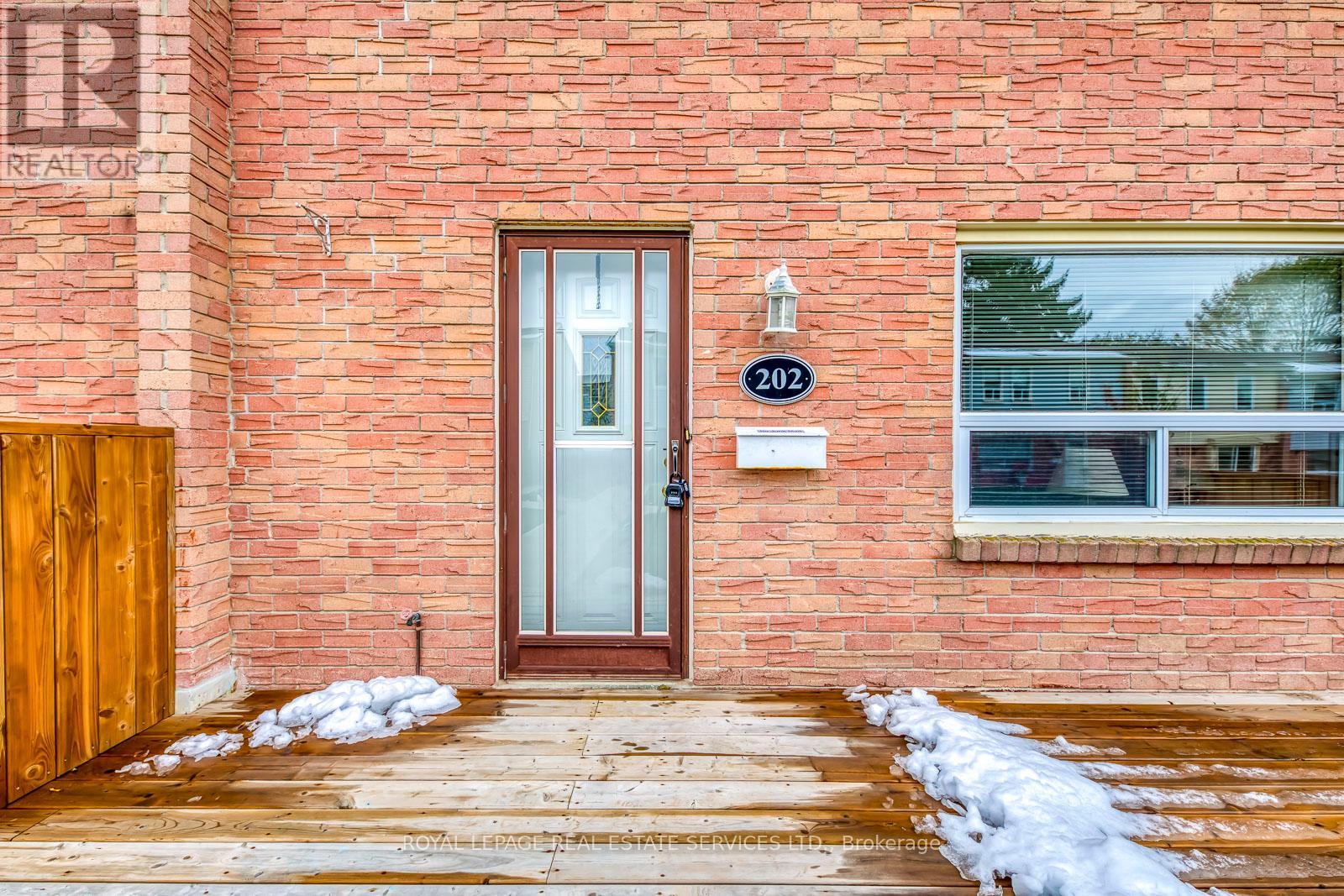 202 - 1055 Shawnmarr Road, Mississauga, Ontario  L5H 3V2 - Photo 6 - W12540518