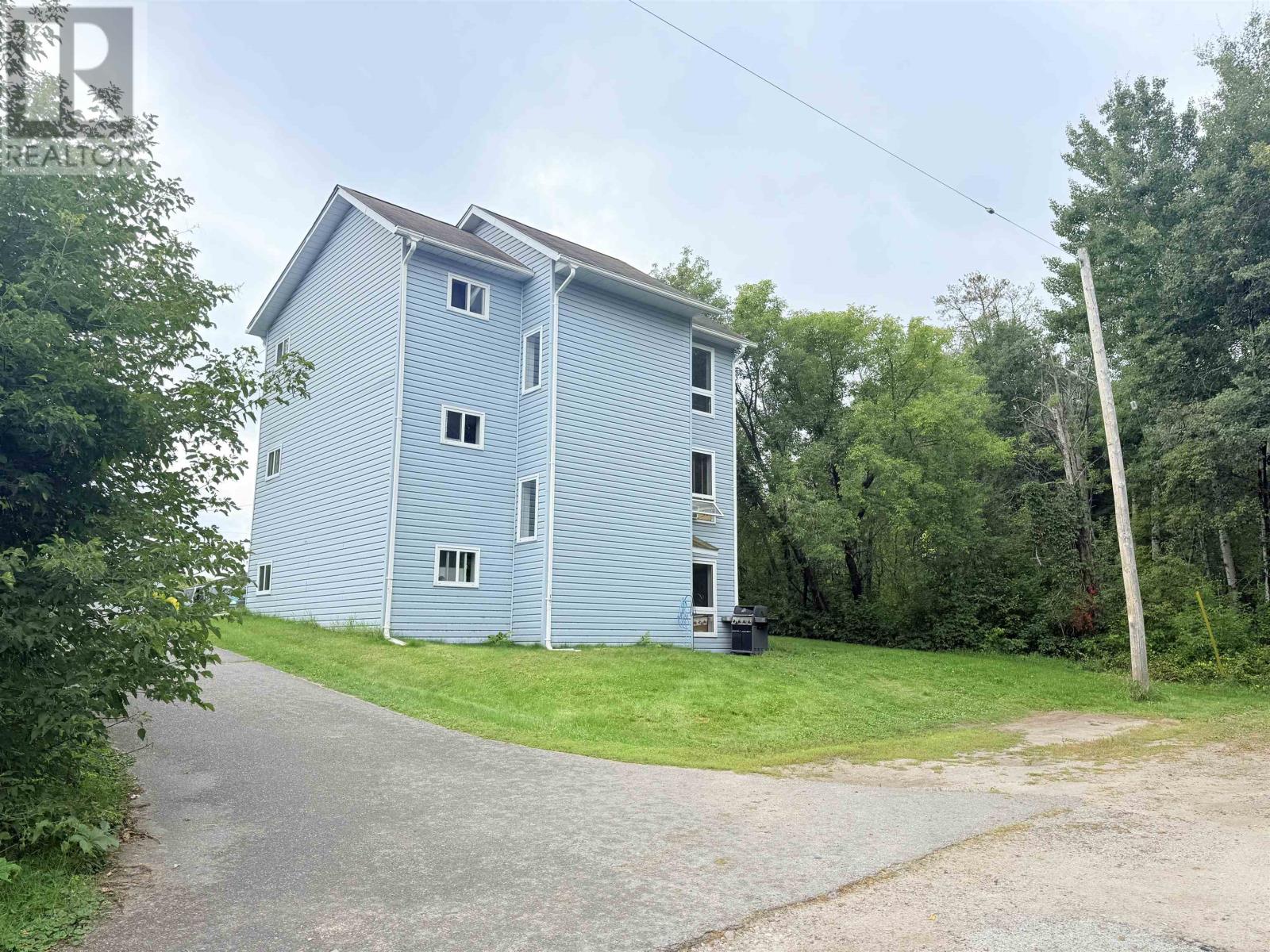 137 Prince St, Sioux Lookout, Ontario P8T 1A3 - Photo 2 - TB253254