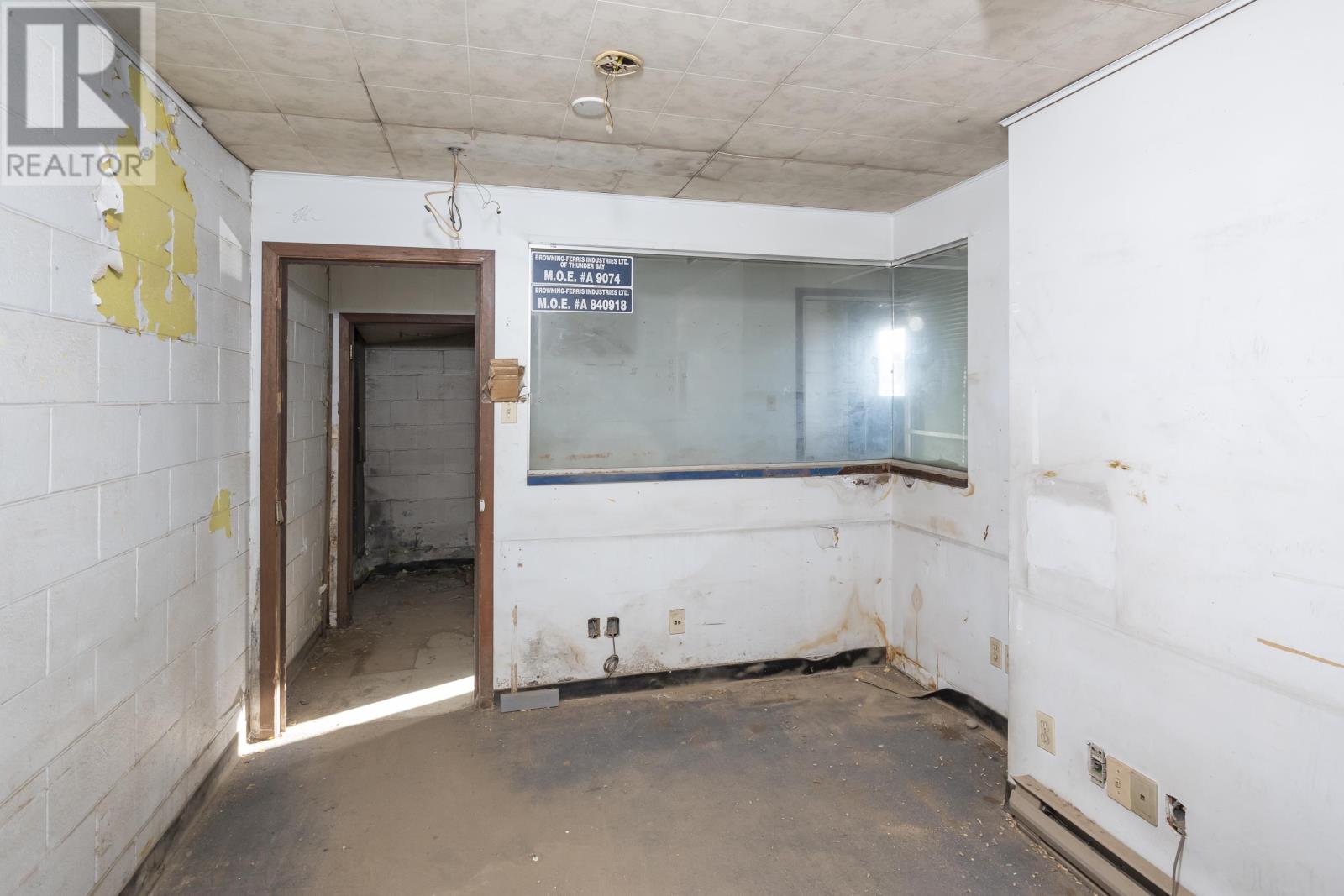 561 Tenth Ave., Thunder Bay, Ontario  P7B 2R3 - Photo 35 - TB253461