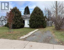 762 Bessie AVE, Thunder Bay, Ontario
