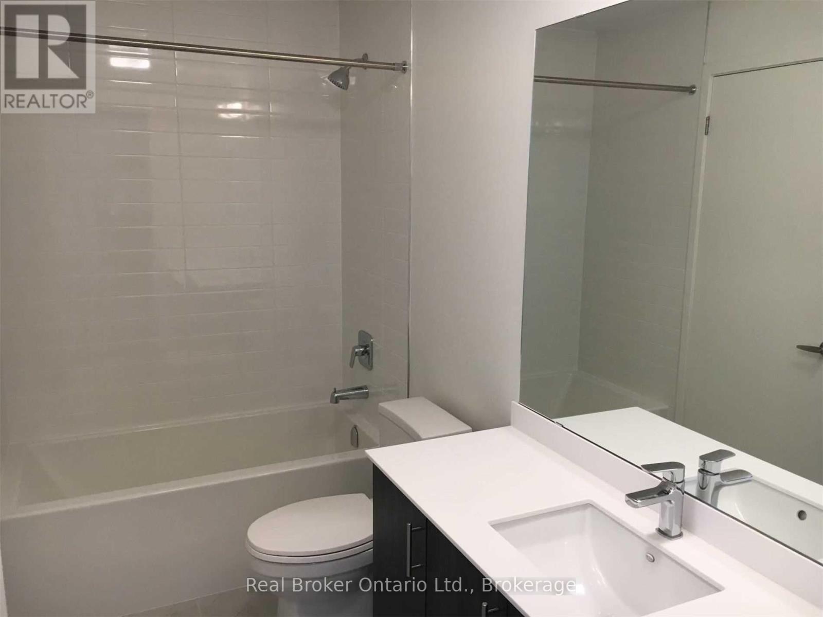 311 - 210 Sabina Drive, Oakville, Ontario  L6H 0W6 - Photo 12 - W12540620