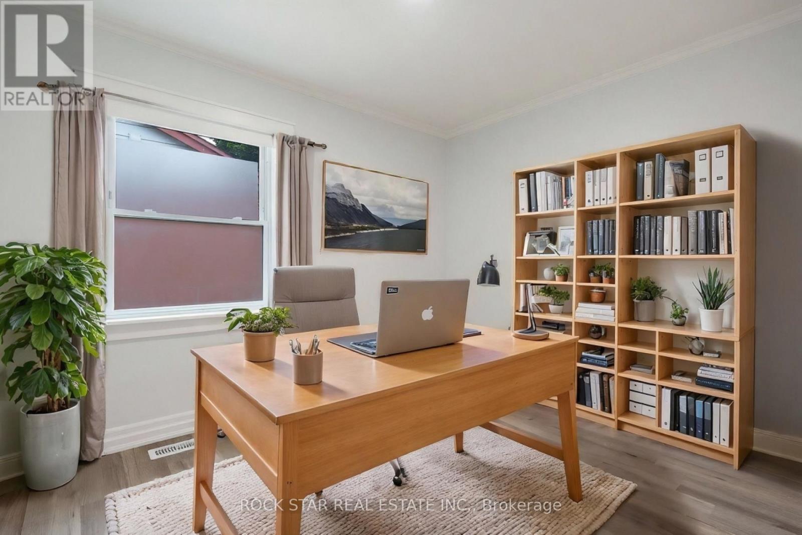 Upper - 16 Wildewood Avenue, Hamilton, Ontario  L8T 1X3 - Photo 8 - X12540256