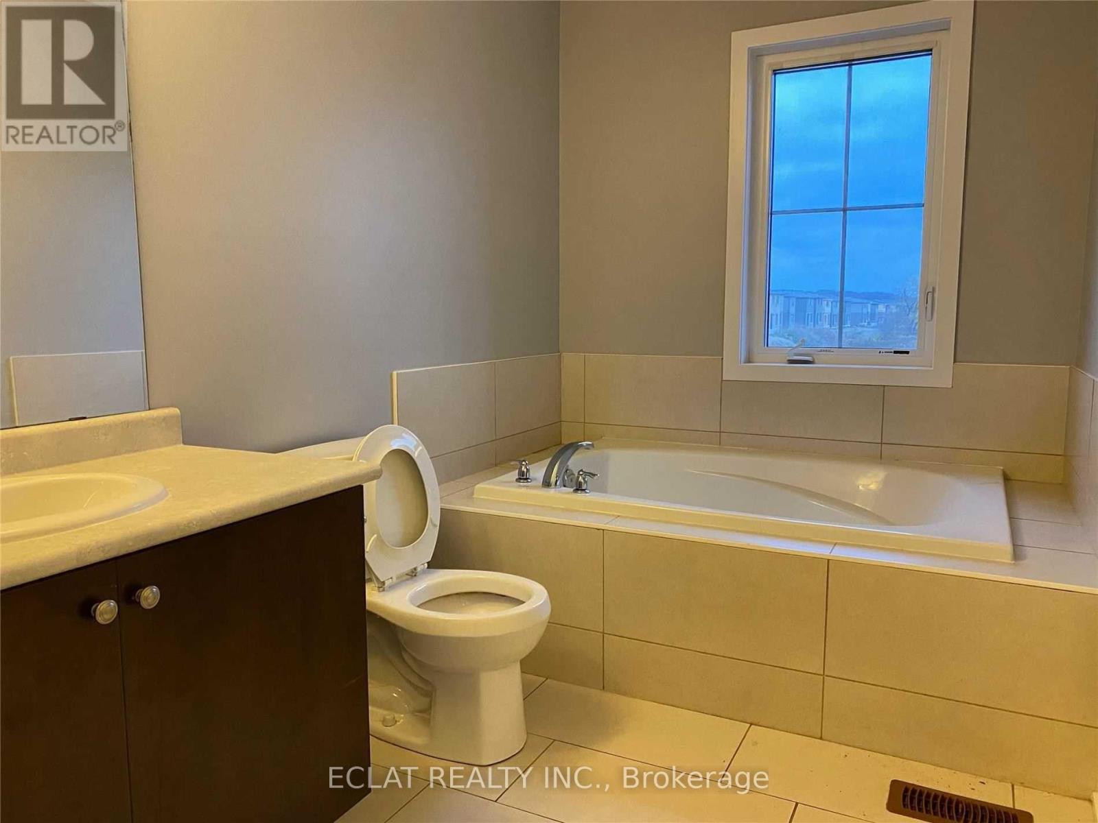 51 Sherway Street, Hamilton, Ontario  L8J 0J3 - Photo 10 - X12540346