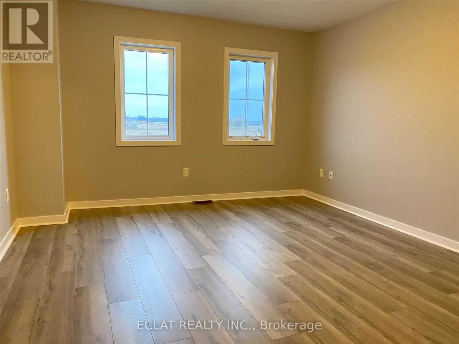 51 Sherway Street, Hamilton, Ontario  L8J 0J3 - Photo 12 - X12540346