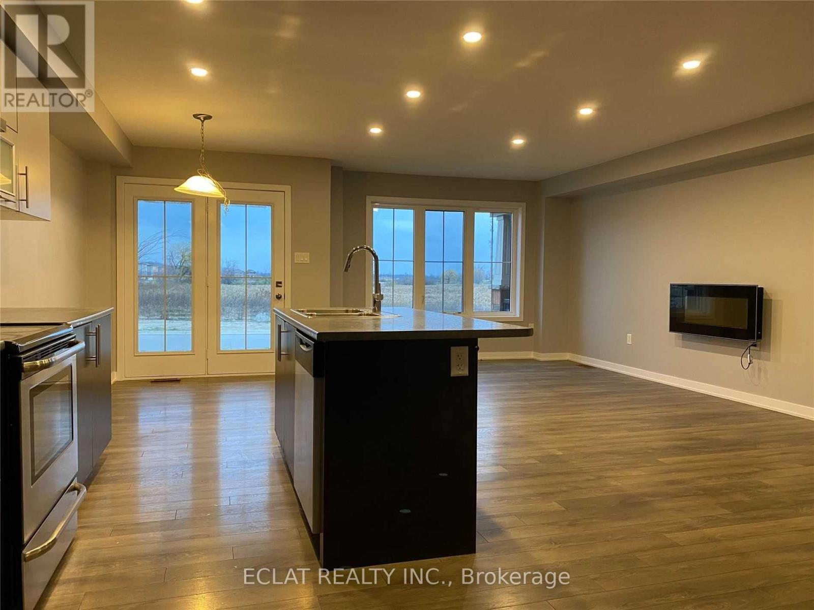 51 Sherway Street, Hamilton, Ontario  L8J 0J3 - Photo 2 - X12540346