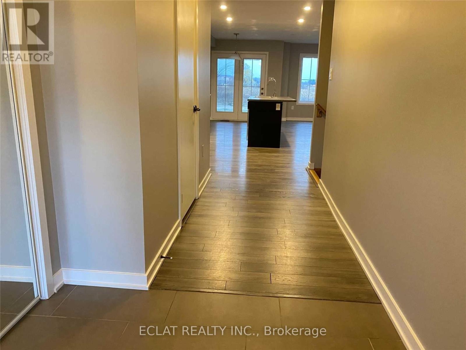 51 Sherway Street, Hamilton, Ontario  L8J 0J3 - Photo 6 - X12540346