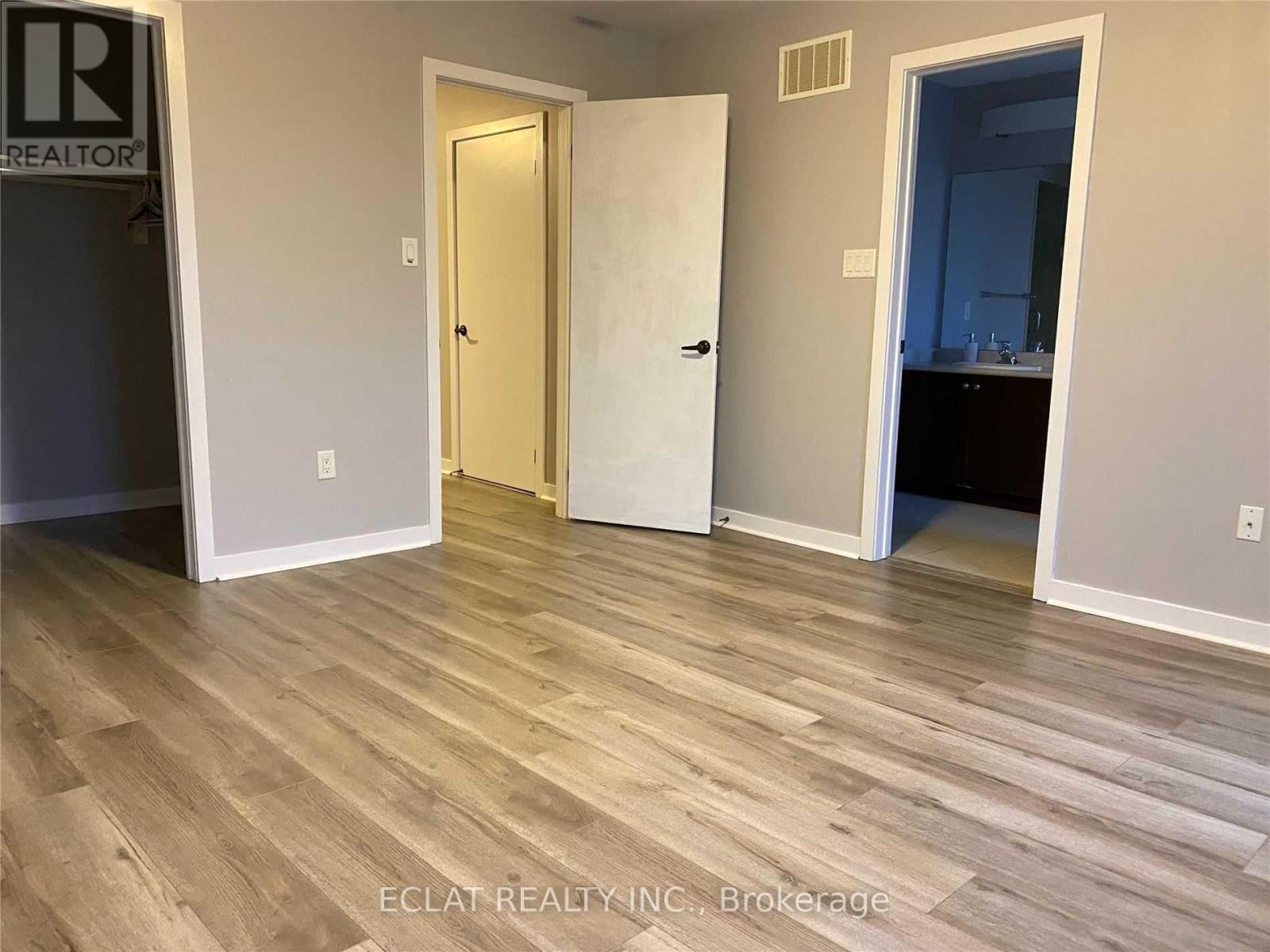 51 Sherway Street, Hamilton, Ontario  L8J 0J3 - Photo 9 - X12540346