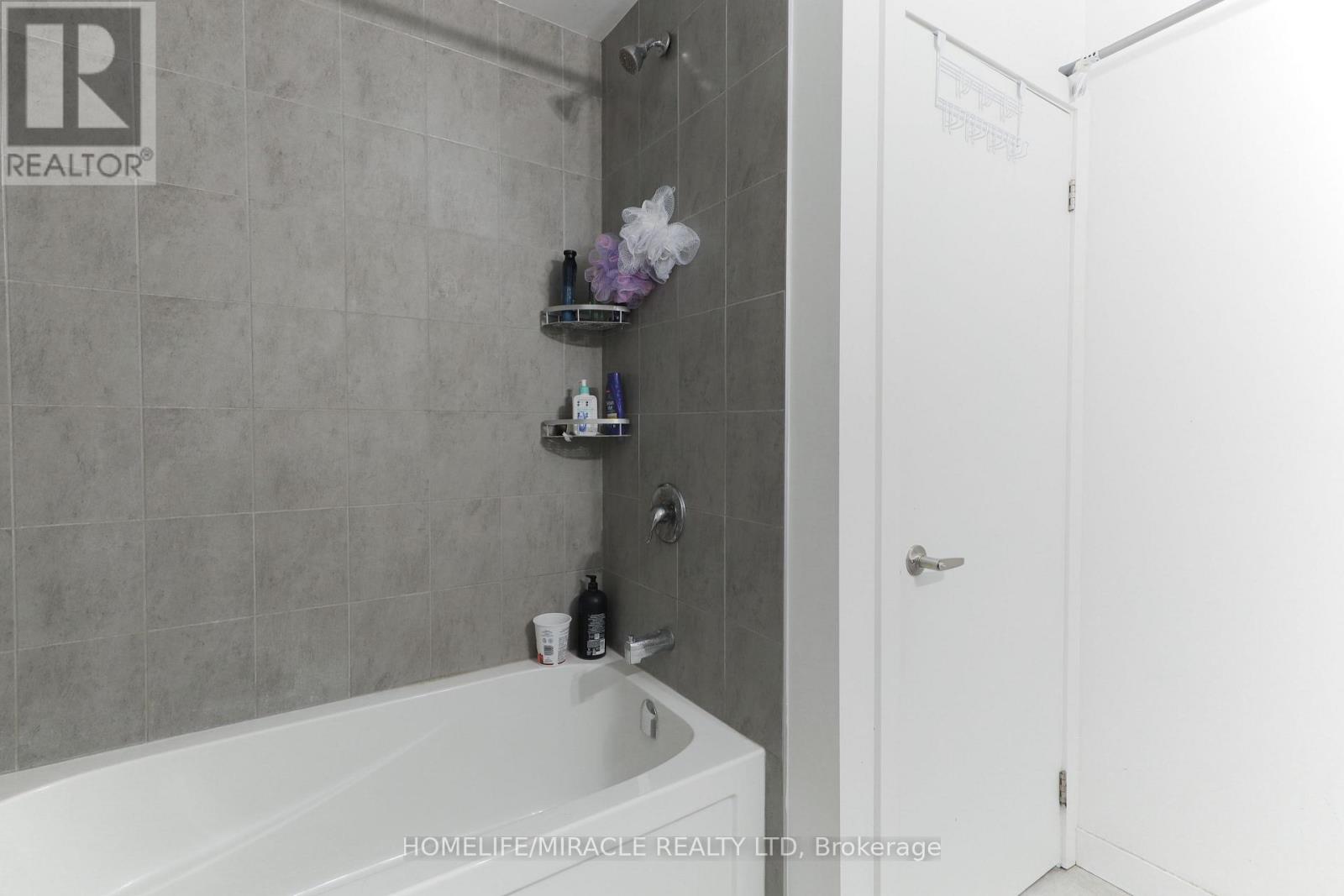 105 Pony Way, Kitchener, Ontario  N2R 0R8 - Photo 17 - X12540474