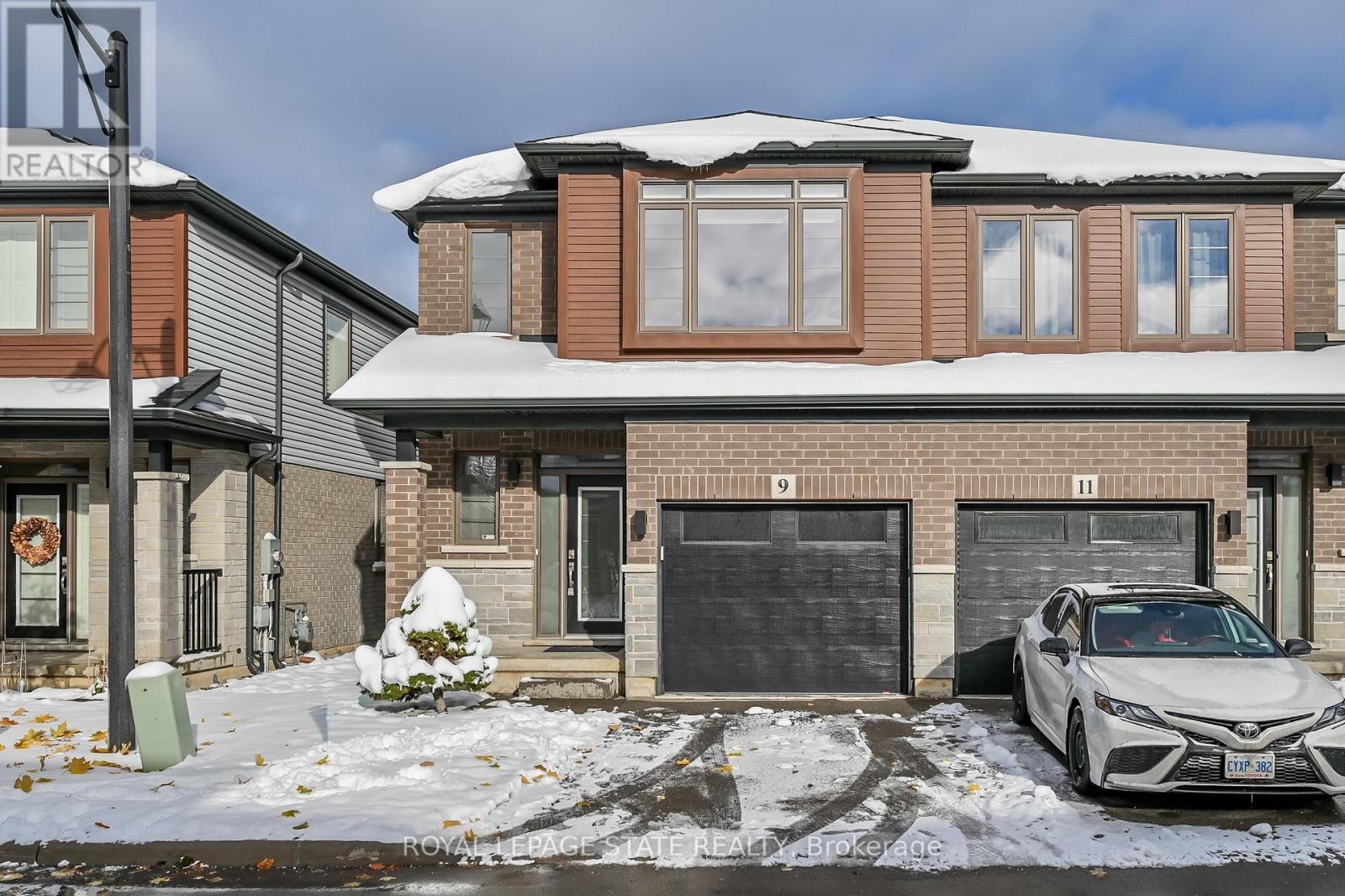 9 ROULEY LANE, Hamilton, Ontario