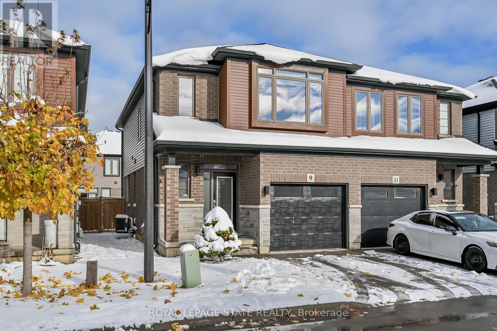 9 Rouley Lane, Hamilton, Ontario  L9G 0G5 - Photo 2 - X12540536