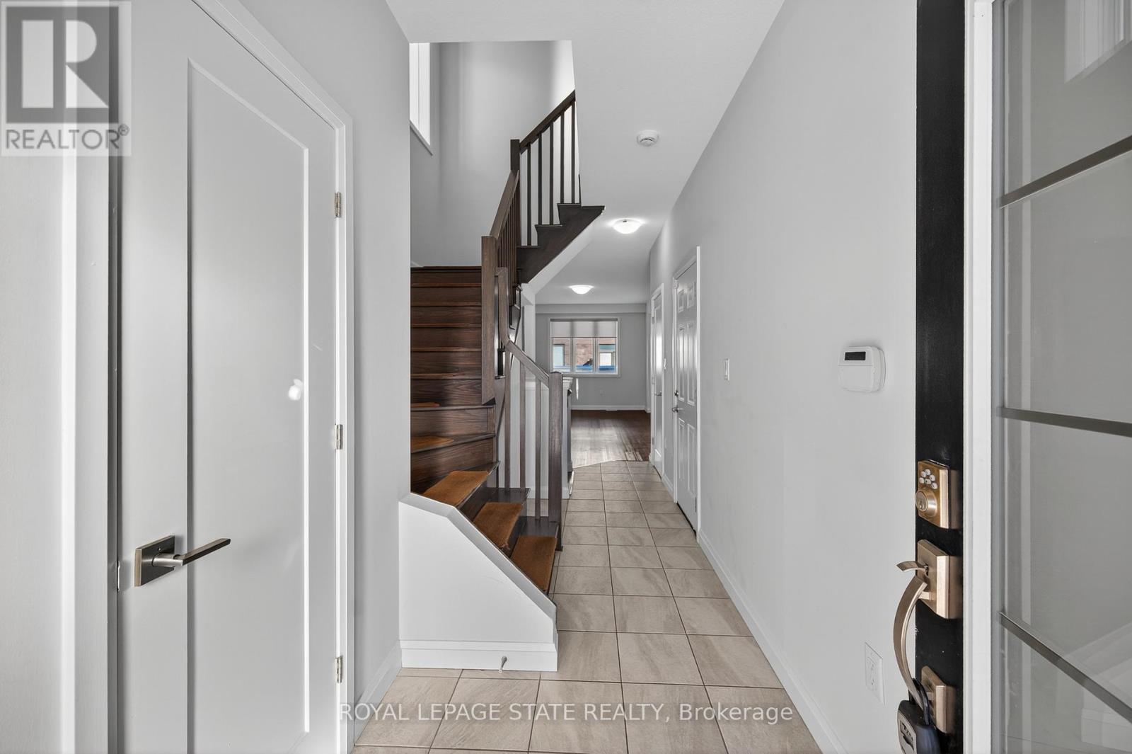 9 Rouley Lane, Hamilton, Ontario  L9G 0G5 - Photo 5 - X12540536