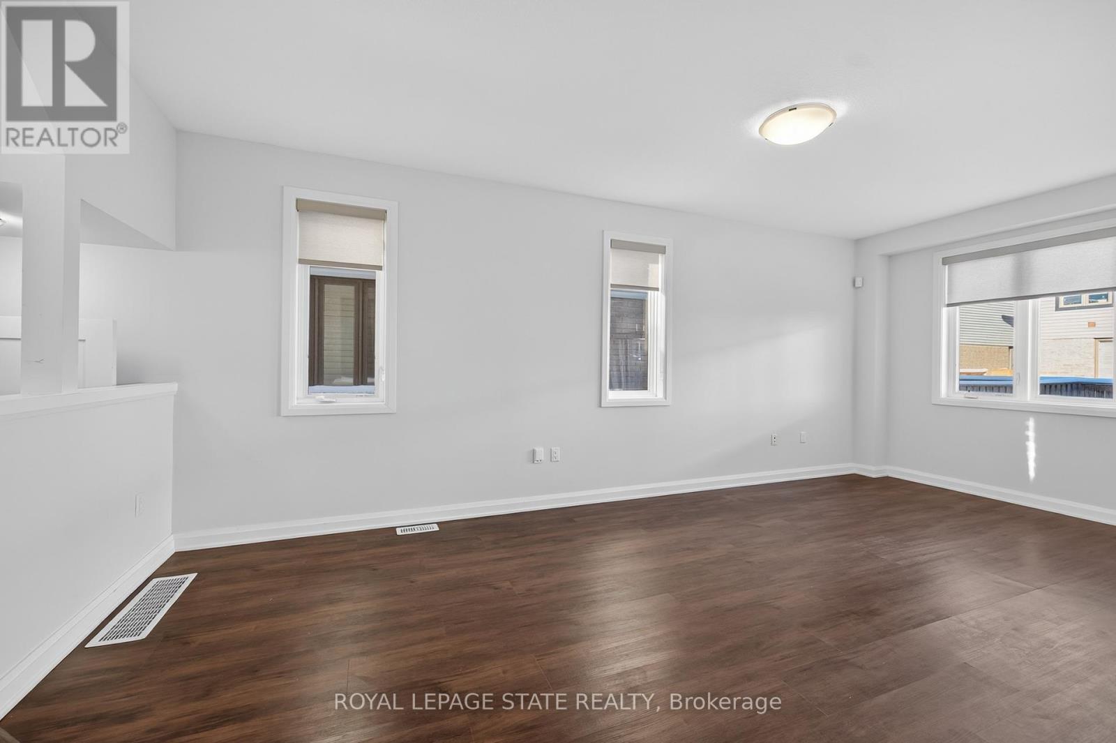 9 Rouley Lane, Hamilton, Ontario  L9G 0G5 - Photo 9 - X12540536