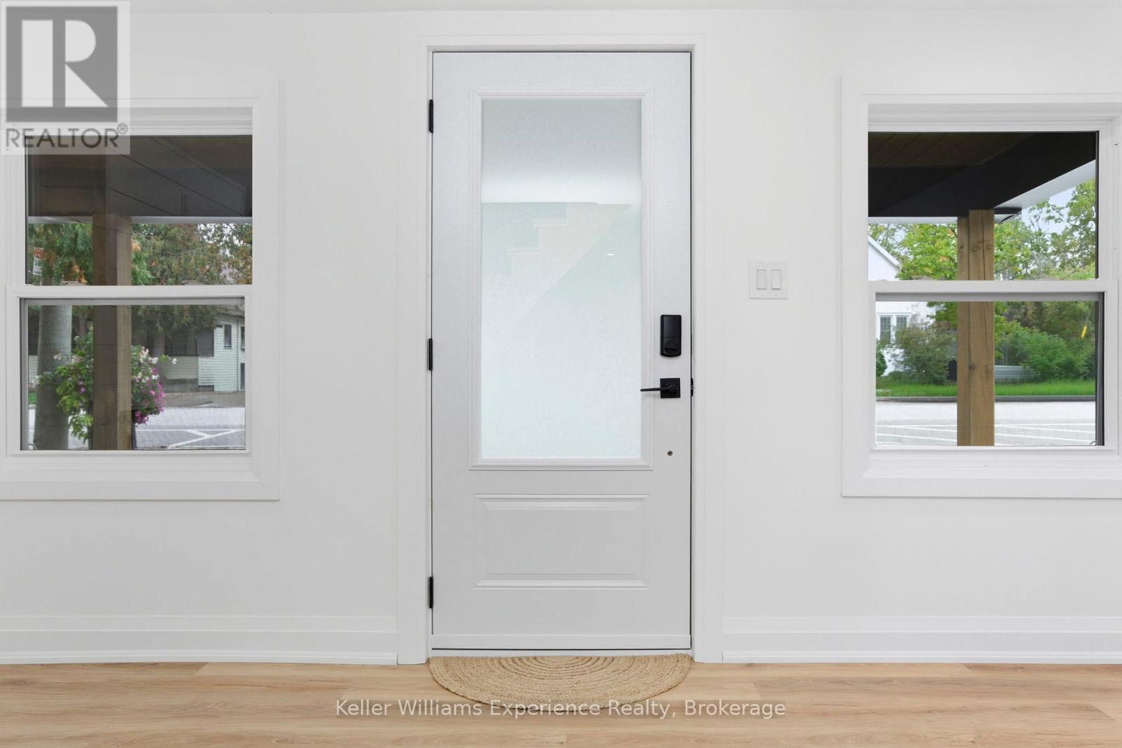 3355 Muskoka Street, Severn, Ontario  L0K 2B0 - Photo 3 - S12540596