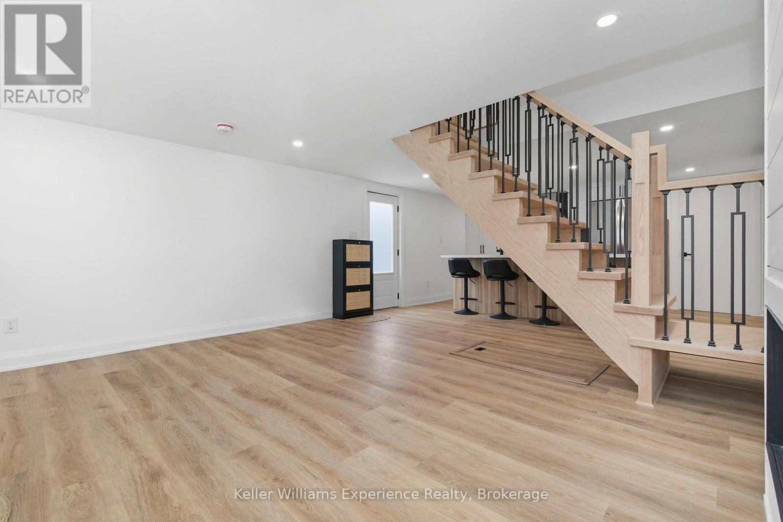 3355 Muskoka Street, Severn, Ontario  L0K 2B0 - Photo 6 - S12540596