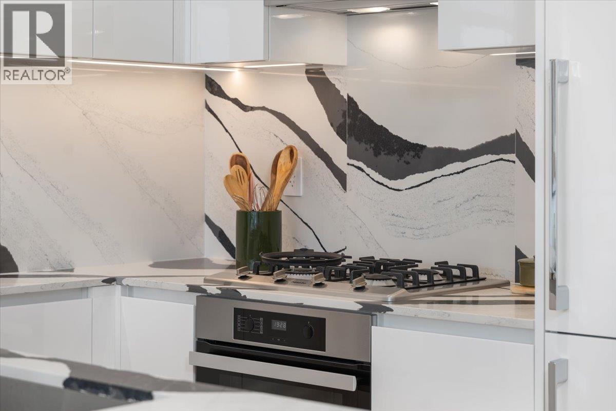 1004 135 E 13th Street, North Vancouver, British Columbia  V7L 0J8 - Photo 6 - R3067048