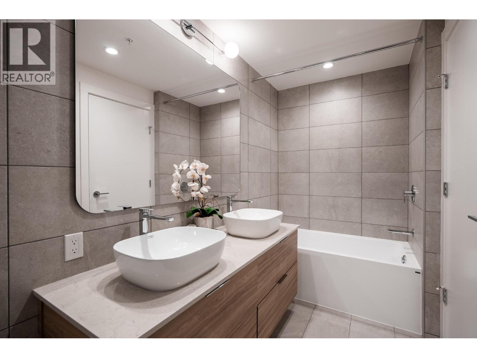 605 2325 Emery Court, North Vancouver, British Columbia  V7J 0E8 - Photo 27 - R3067067