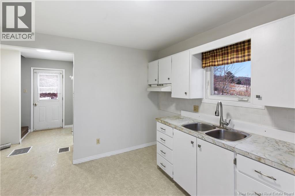 5220 Route 114, Hopewell Hill, New Brunswick  E4H 3N3 - Photo 6 - NB128335