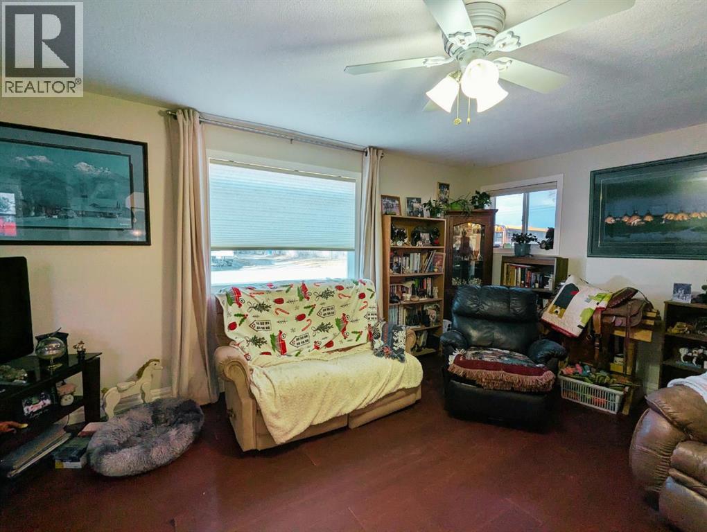 119 47 Avenue W, Claresholm, Alberta  T0L 0T0 - Photo 4 - A2267316