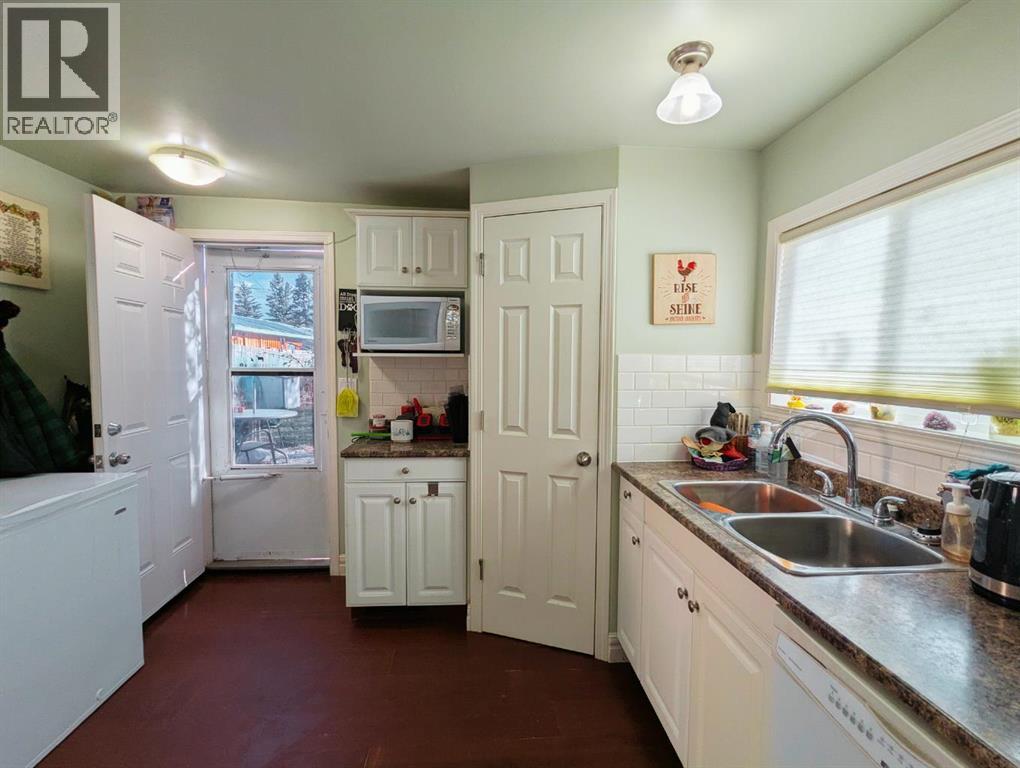 119 47 Avenue W, Claresholm, Alberta  T0L 0T0 - Photo 7 - A2267316