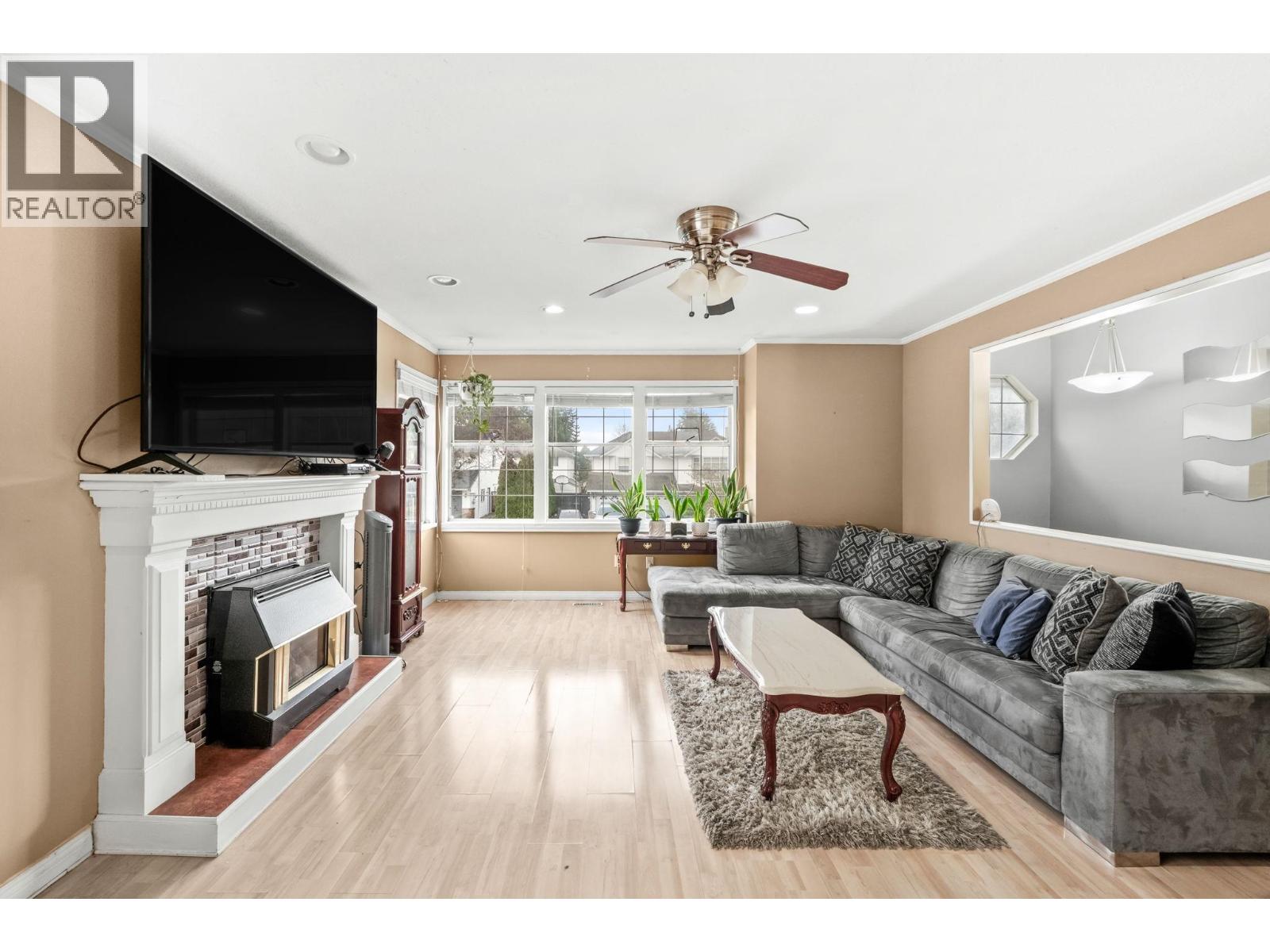 12349 Nikola Street, Pitt Meadows, British Columbia  V3Y 2K9 - Photo 6 - R3067045