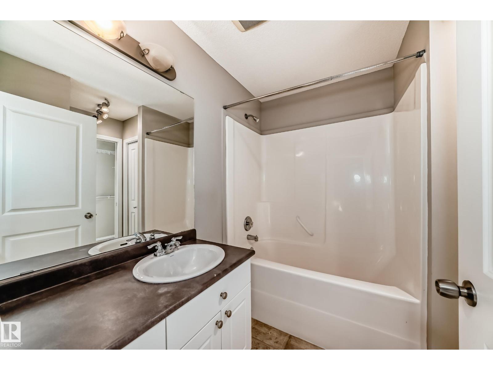 Unknown Address, ,    - Photo 31 - E4465574