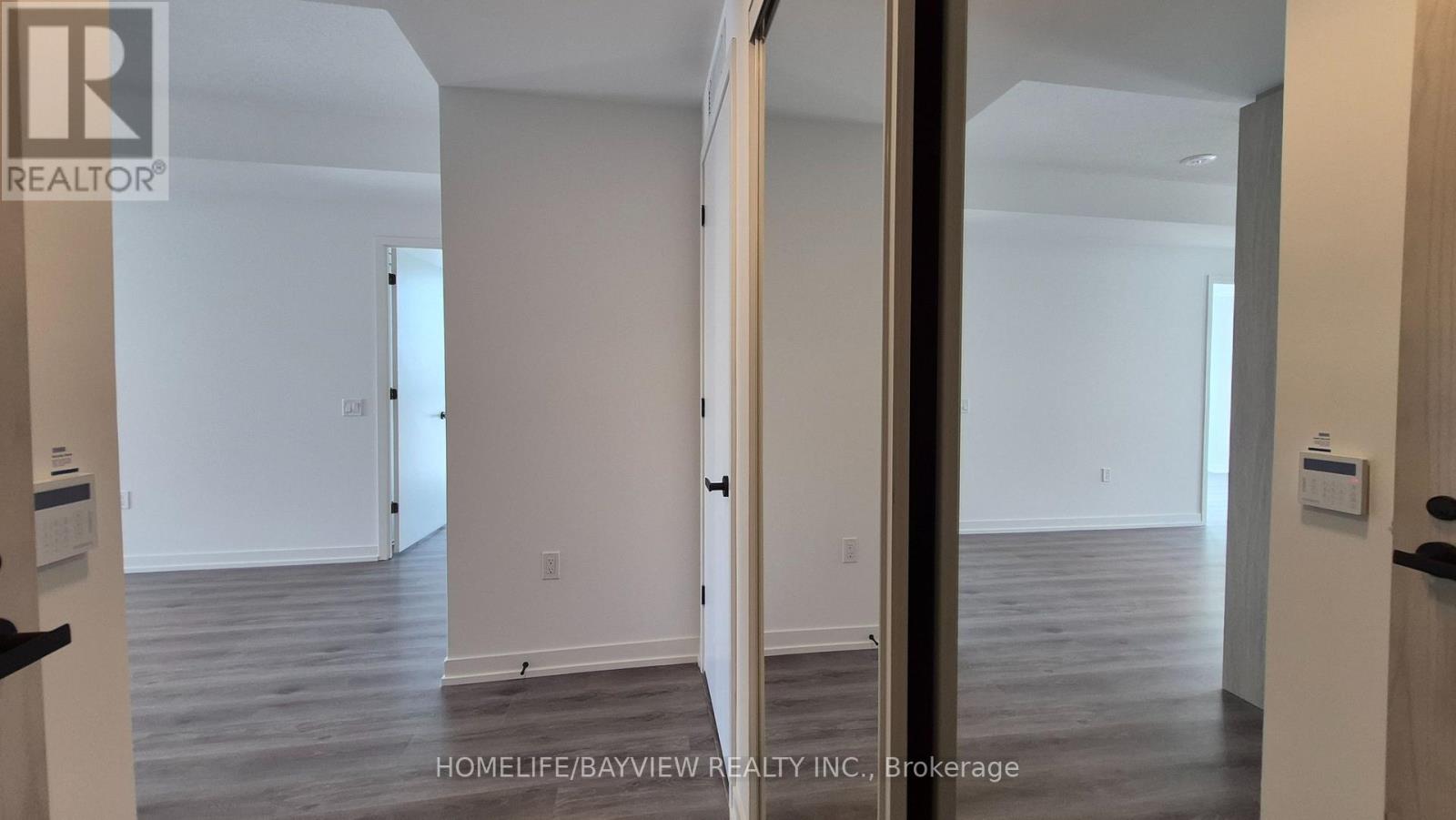 4212 - 28 Interchange Way Ave. Way, Vaughan, Ontario  L4K 0P8 - Photo 10 - N12496628