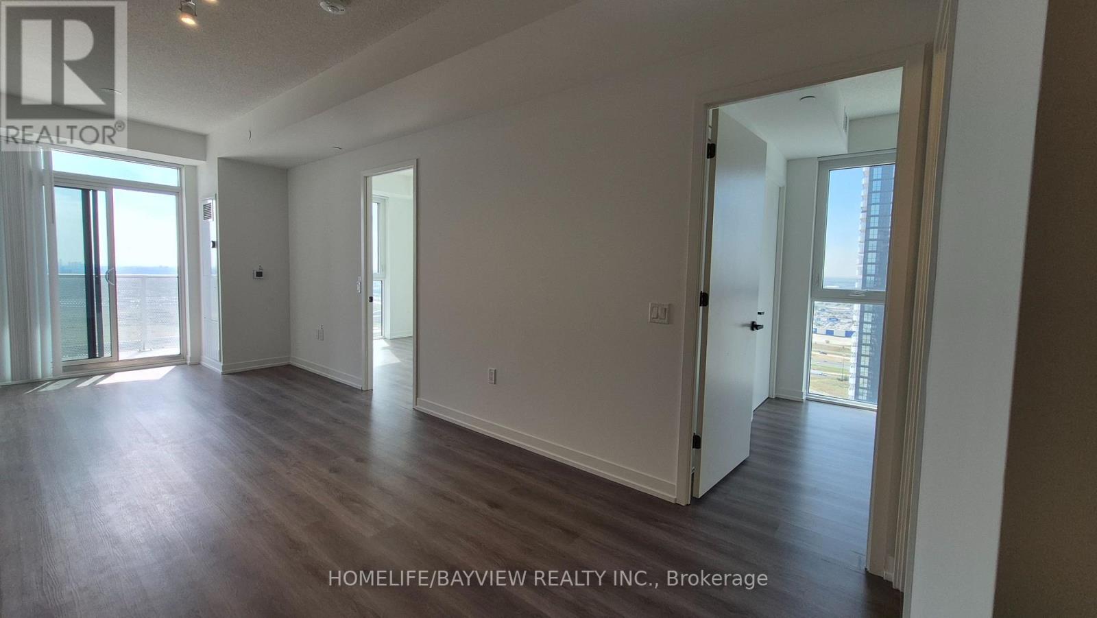 4212 - 28 Interchange Way Ave. Way, Vaughan, Ontario  L4K 0P8 - Photo 12 - N12496628