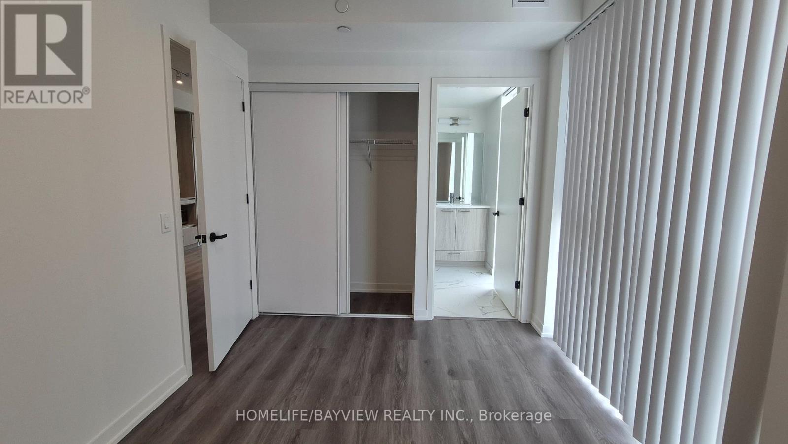 4212 - 28 Interchange Way Ave. Way, Vaughan, Ontario  L4K 0P8 - Photo 2 - N12496628