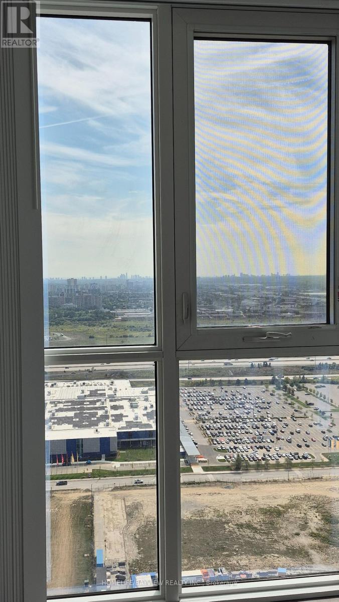 4212 - 28 Interchange Way Ave. Way, Vaughan, Ontario  L4K 0P8 - Photo 3 - N12496628