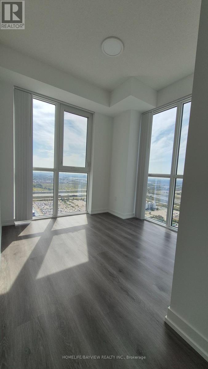 4212 - 28 Interchange Way Ave. Way, Vaughan, Ontario  L4K 0P8 - Photo 4 - N12496628