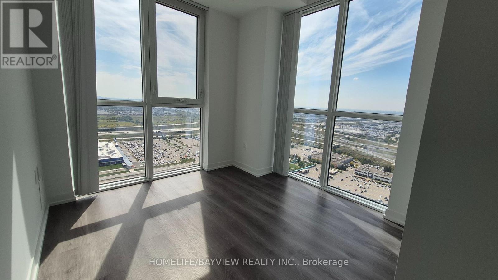 4212 - 28 Interchange Way Ave. Way, Vaughan, Ontario  L4K 0P8 - Photo 5 - N12496628