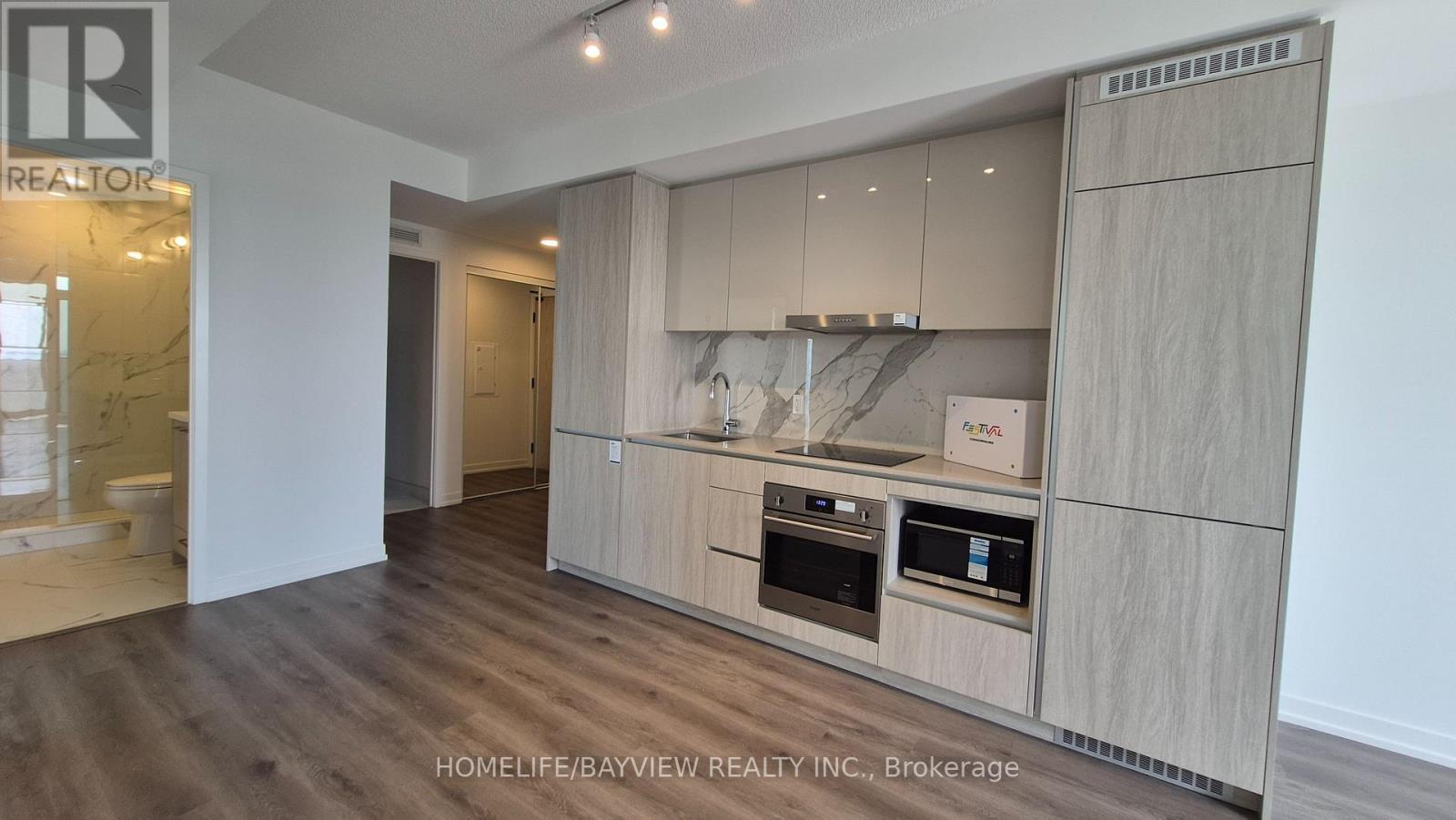 4212 - 28 Interchange Way Ave. Way, Vaughan, Ontario  L4K 0P8 - Photo 8 - N12496628