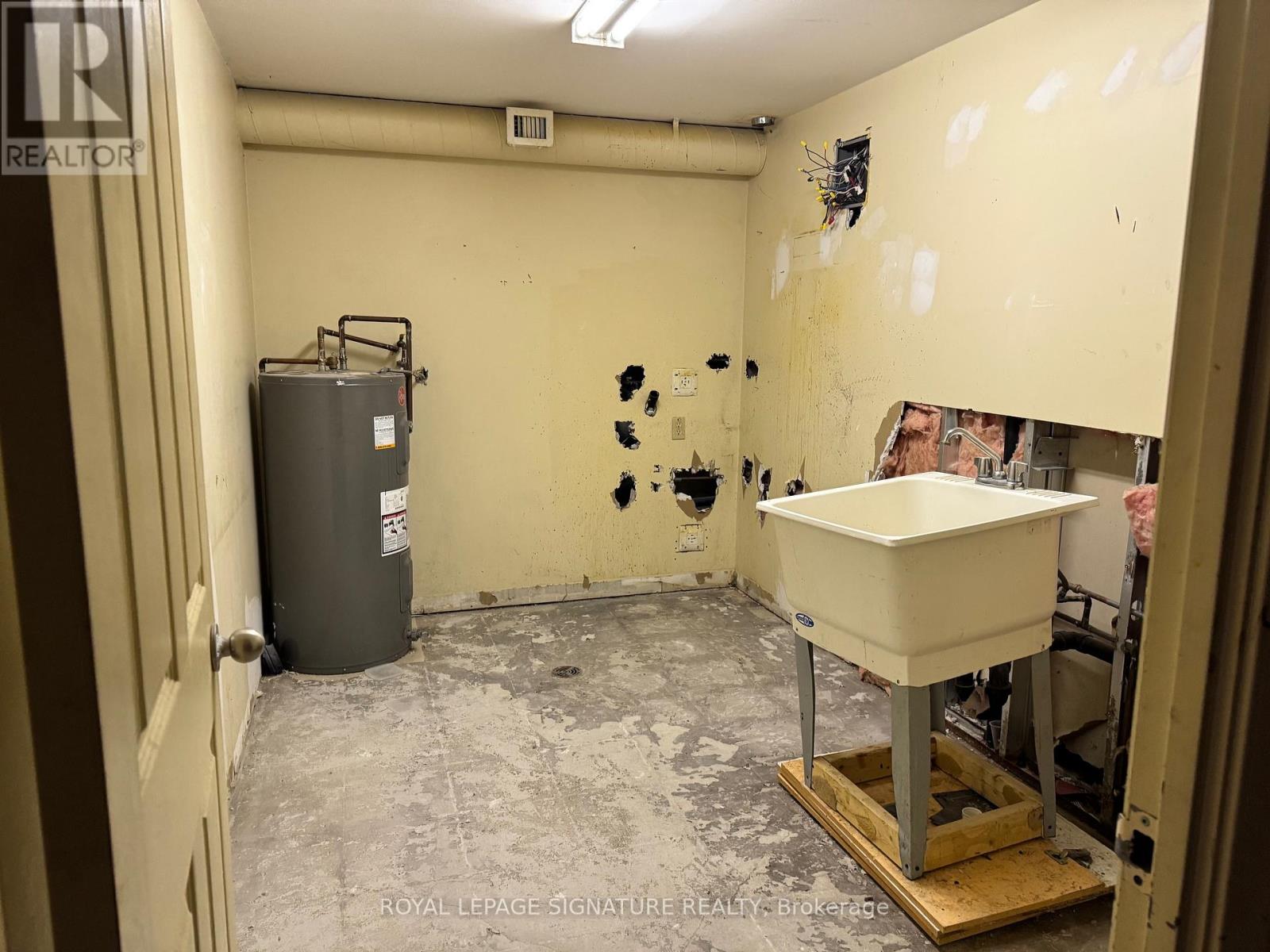 Unit 1b - 801 Dundas Street E, Mississauga, Ontario  L6Y 1G9 - Photo 7 - W12515182