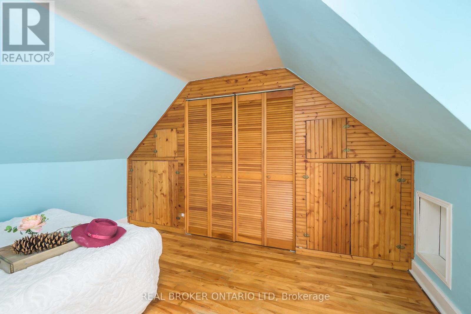 222 Ellen Street, North Middlesex, Ontario  N0M 2K0 - Photo 21 - X12540100