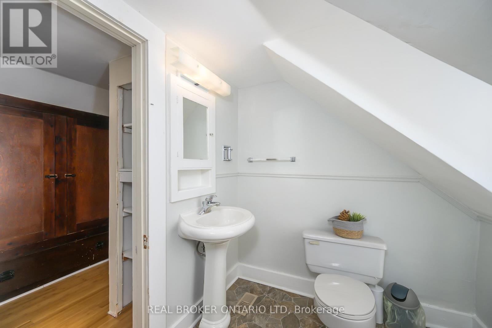 222 Ellen Street, North Middlesex, Ontario  N0M 2K0 - Photo 25 - X12540100