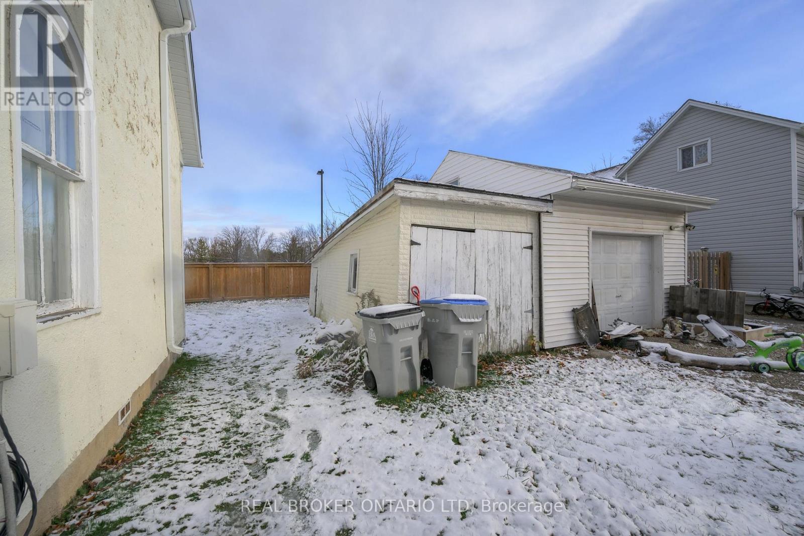 222 Ellen Street, North Middlesex, Ontario  N0M 2K0 - Photo 33 - X12540100