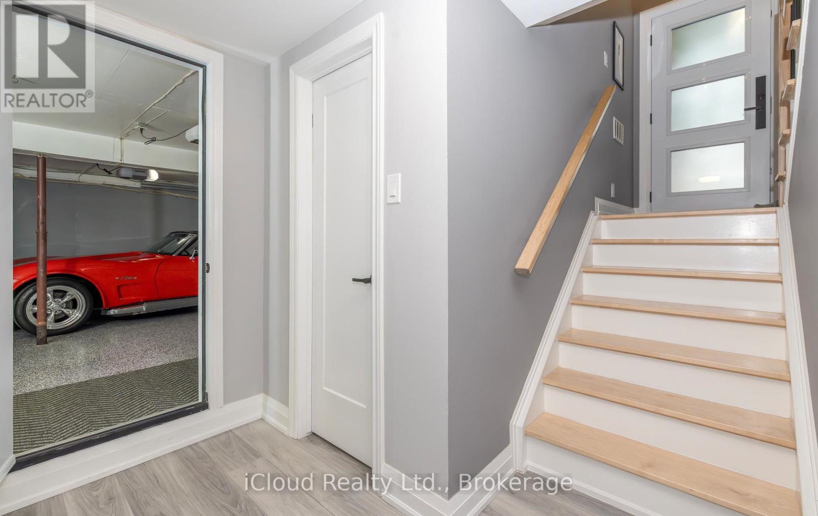 2183 Sandringham Drive, Burlington, Ontario  L7P 3E7 - Photo 31 - W12356291