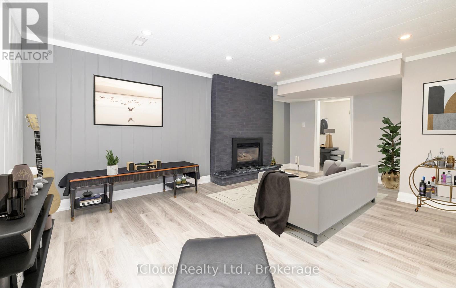 2183 Sandringham Drive, Burlington, Ontario  L7P 3E7 - Photo 33 - W12356291